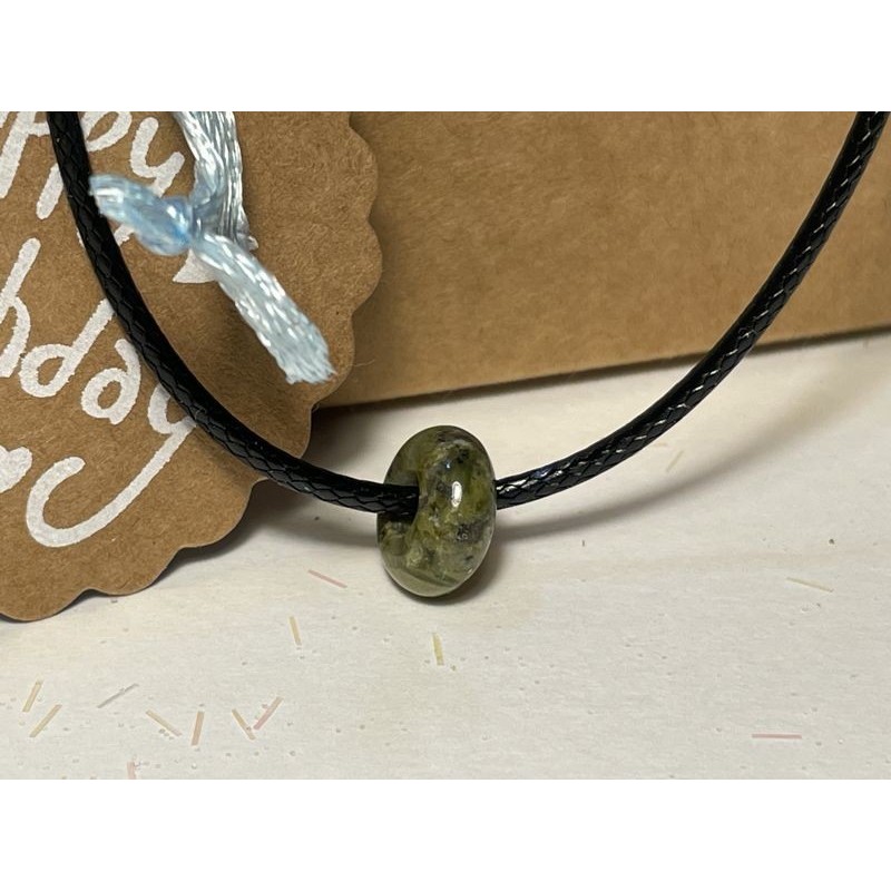 Unakite Ciondolo Perlina con collana in corda intrecciata nera Serenità e Rinnovamento Buon Compleanno